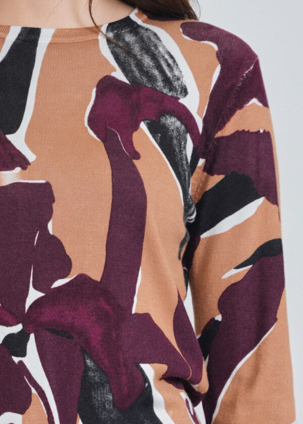 Abstract Burgundy Camel Knit Top - Image 3