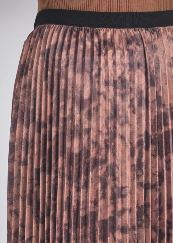 luxandivy Elegant Abstract Pleated Skirt for Women – Flowy Midi Skirt with Artistic Print - Image 3
